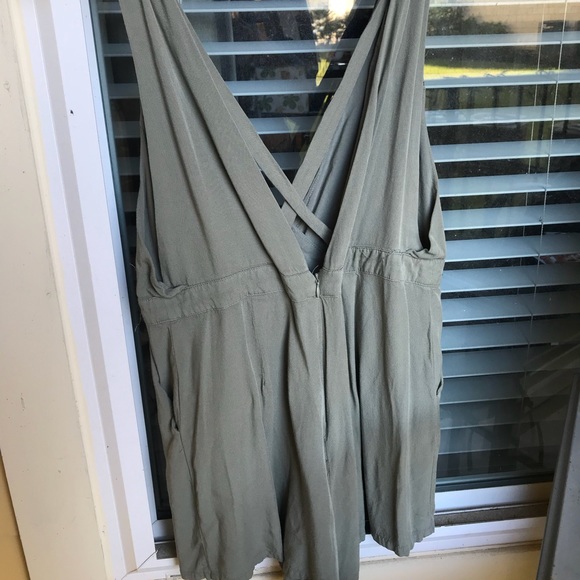 green romper - Picture 1 of 2